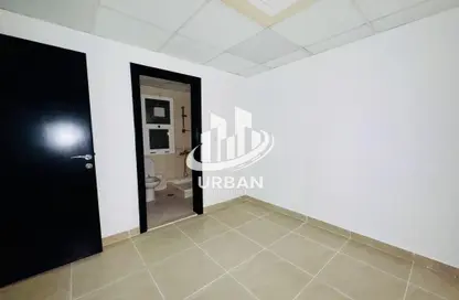 Apartment - 3 Bedrooms - 4 Bathrooms for rent in Al Mamzar Tower - Al Mamzar - Sharjah - Sharjah