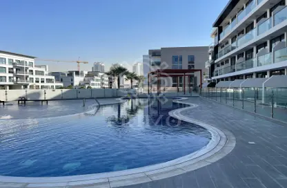 Apartment - 1 Bathroom for rent in Samana Golf Avenue - Dubai Studio City - Dubai