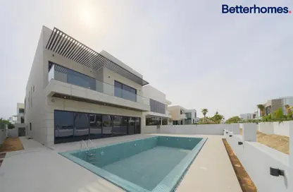 Villa - 5 Bedrooms - 6 Bathrooms for sale in Jumeirah Park Homes - Jumeirah Park - Dubai