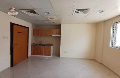 Apartment - 1 Bathroom for rent in Al Jurf 2 - Al Jurf - Ajman Downtown - Ajman