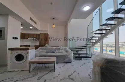 Apartment - 2 Bedrooms - 3 Bathrooms for rent in Oasis Residences - Masdar City - Abu Dhabi