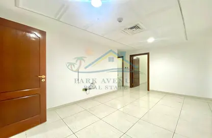 Apartment - 4 Bedrooms - 5 Bathrooms for rent in Khalifa Street - Abu Dhabi