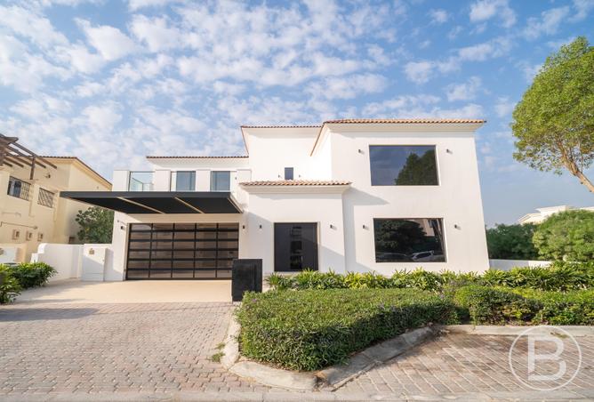 Villa - 5 Bedrooms - 6 Bathrooms for sale in Wildflower - Earth - Jumeirah Golf Estates - Dubai