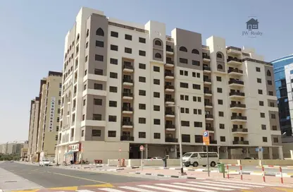 Apartment - 3 Bedrooms - 3 Bathrooms for rent in Silicon Gates 3 - Silicon Gates - Dubai Silicon Oasis - Dubai