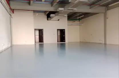 Empty Room image for: Warehouse - Studio - 2 Bathrooms for rent in Dubai Investment Park - Dubai, Image 1