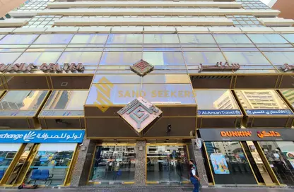 Shop - Studio for rent in Golden Falcon Tower - Hamdan Street - Abu Dhabi