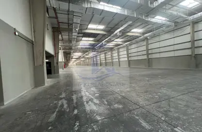 Warehouse - Studio - 2 Bathrooms for rent in KIZAD - Al Samha - Abu Dhabi