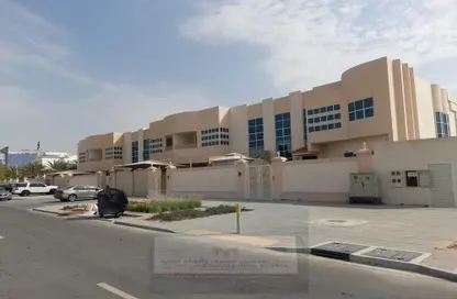 Villa - 4 Bedrooms - 4 Bathrooms for rent in Mohamed Bin Zayed Centre - Mohamed Bin Zayed City - Abu Dhabi