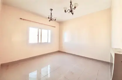 Apartment - 1 Bathroom for rent in Muwailih Building - Muwaileh - Sharjah