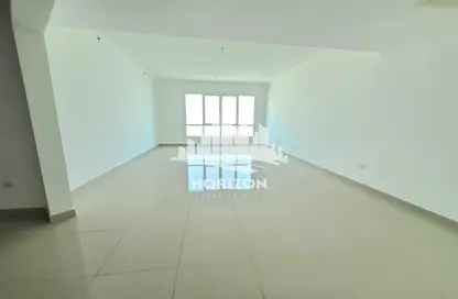 Apartment - 2 Bedrooms - 3 Bathrooms for rent in Al Majaz 2 - Al Majaz - Sharjah