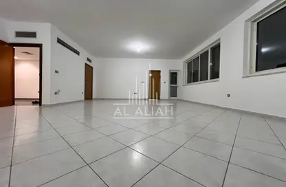 Apartment - 3 Bedrooms - 4 Bathrooms for rent in Corniche Road - Abu Dhabi