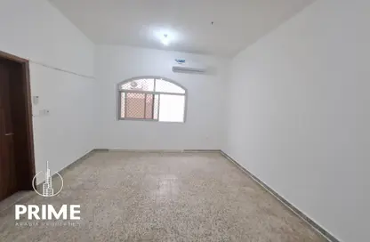 Apartment - 1 Bedroom - 1 Bathroom for rent in Madinat Zayed - Abu Dhabi