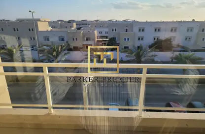 Apartment - 2 Bedrooms - 2 Bathrooms for sale in Tower 10 - Al Reef Downtown - Al Reef - Abu Dhabi