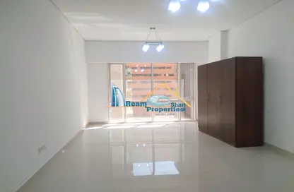 Apartment - 1 Bathroom for rent in Dubai Silicon Oasis - Dubai