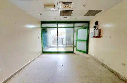 Shop - Studio for rent in Hai Al Murabbaa - Central District - Al Ain