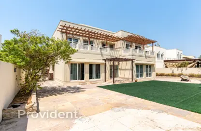 Villa - 5 Bedrooms - 6 Bathrooms for rent in Meadows 9 - Meadows - Dubai