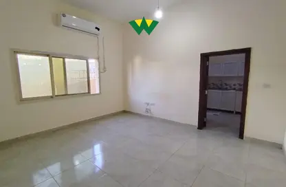 Apartment - 1 Bathroom for rent in Baniyas East - Baniyas - Abu Dhabi