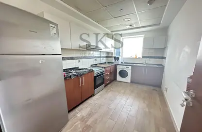 Apartment - 2 Bedrooms - 3 Bathrooms for rent in Emerald JVC - Jumeirah Village Circle - Dubai