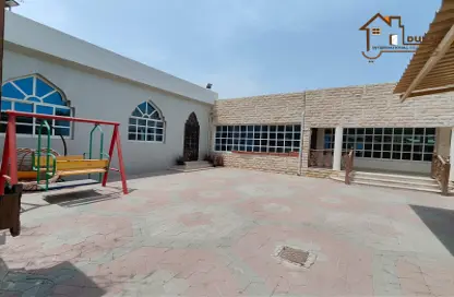 Villa - 4 Bedrooms - 5 Bathrooms for rent in Khuzam - Ras Al Khaimah