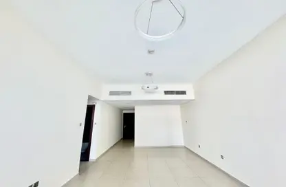 Apartment - 1 Bedroom - 2 Bathrooms for rent in Jumeirah Garden City - Al Satwa - Dubai