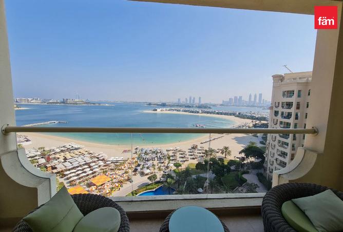 Apartment - 2 Bedrooms - 3 Bathrooms for rent in Al Das - Shoreline Apartments - Palm Jumeirah - Dubai