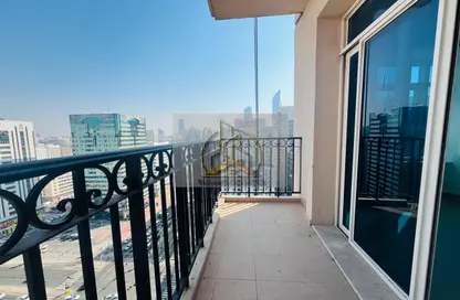 Apartment - 2 Bedrooms - 4 Bathrooms for rent in Hamdan Street - Abu Dhabi