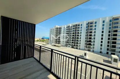 Apartment - 3 Bedrooms - 4 Bathrooms for sale in Waters Edge - Yas Island - Abu Dhabi