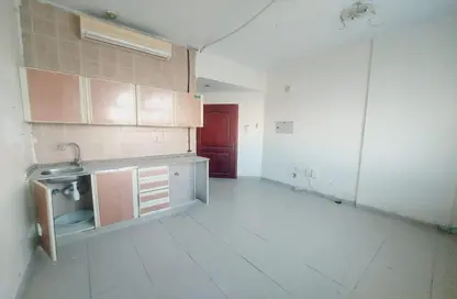 Apartment - 1 Bathroom for rent in Al Butina B - Al Butina - Sharjah