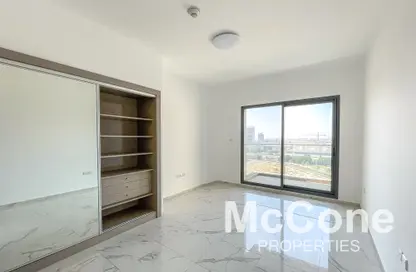 Apartment - 1 Bathroom for rent in Golden Dream Tower 1 - Jumeirah Village Circle - Dubai