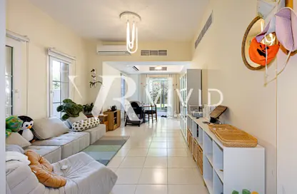 Townhouse - 3 Bedrooms - 3 Bathrooms for sale in Springs 11 - The Springs - Dubai