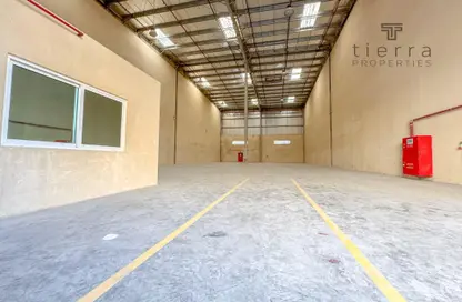 Warehouse - Studio - 2 Bathrooms for rent in Phase 2 - Dubai Investment Park (DIP) - Dubai