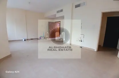 Apartment - 3 Bedrooms - 3 Bathrooms for rent in Al Khalidiya - Abu Dhabi