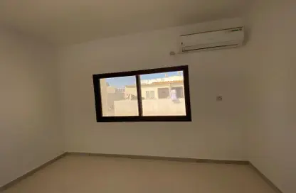 Apartment - 1 Bathroom for rent in Al Manaseer - Abu Dhabi