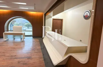 Show Room - Studio - 2 Bathrooms for rent in Al Nahyan - Abu Dhabi