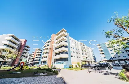 Apartment - 3 Bedrooms - 4 Bathrooms for sale in Tower 18 - Al Reef Downtown - Al Reef - Abu Dhabi