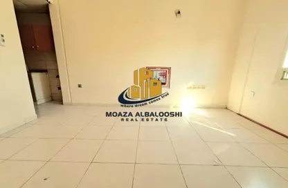 Apartment - 1 Bathroom for rent in Muwailih Building - Muwaileh - Sharjah