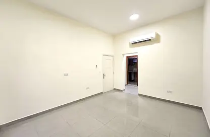 Apartment - 1 Bathroom for rent in Mushrif Park - Al Mushrif - Abu Dhabi