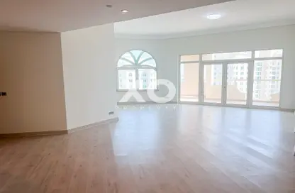 Apartment - 3 Bedrooms - 3 Bathrooms for rent in Al Hamri - Shoreline Apartments - Palm Jumeirah - Dubai