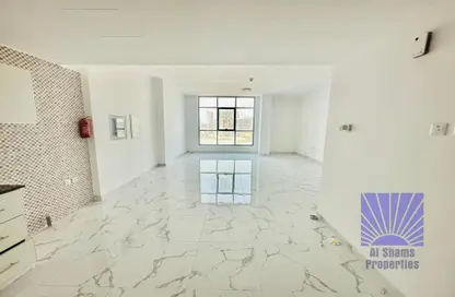 Apartment - Studio - 1 Bathroom for rent in Al Amir Building - Arjan - Dubai