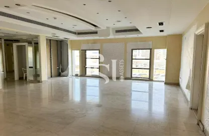 Retail - Studio - 1 Bathroom for rent in Sheleila Tower - Al Khalidiya - Abu Dhabi