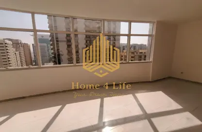 Apartment - 3 Bedrooms - 5 Bathrooms for rent in Hamdan Street - Abu Dhabi