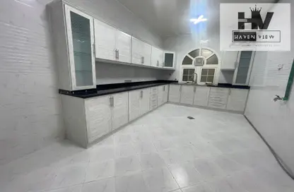 Apartment - 2 Bedrooms - 2 Bathrooms for rent in Shakhbout City - Abu Dhabi