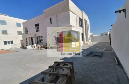 Villa - 7 Bedrooms - 6 Bathrooms for rent in Al Shawamekh - Abu Dhabi