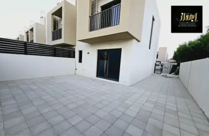 Villa - 2 Bedrooms - 4 Bathrooms for sale in Nasma Residence - Al Tai - Sharjah