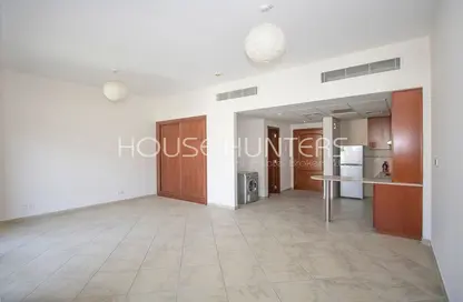 Apartment - 1 Bathroom for rent in Barton House 1 - Barton House - Motor City - Dubai