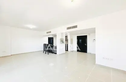 Empty Room image for: Apartment - 3 Bedrooms - 4 Bathrooms for sale in Tower 40 - Al Reef Downtown - Al Reef - Abu Dhabi, Image 1
