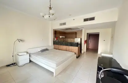 Apartment - 1 Bathroom for rent in Burj Al Nujoom - Downtown Dubai - Dubai