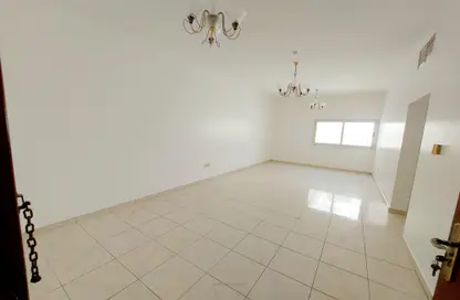 Apartment - 2 Bedrooms - 1 Bathroom for rent in Abu Shagara building - Abu shagara - Sharjah