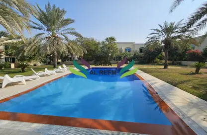 Compound - 4 Bedrooms - 5 Bathrooms for rent in Al Manara - Dubai