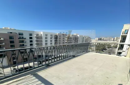 Apartment - 3 Bedrooms - 4 Bathrooms for sale in Azure Beach Residence - Maryam Beach Residence - Maryam Island - Sharjah